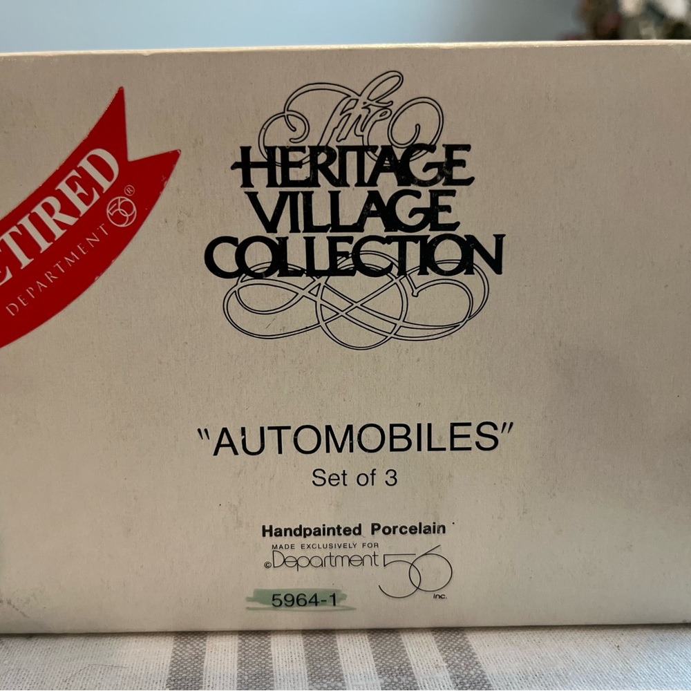 Heritage Village set of 3 automobiles—Retired